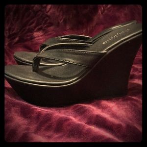 Black wedge heels
